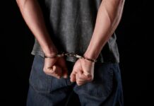 Policjanci zatrzymali sprawcę włamań do samochodów