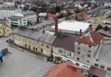 Budynek po zakładach drzewnych w Nisku musi poczekać – złożone oferty przewyższają budżet