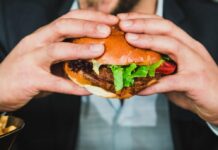 Nie daj emocjom wejść Ci na talerz!