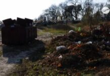 Cmentarne śmieciowisko