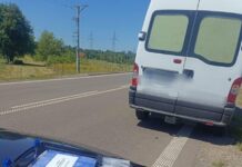 33-letni kierowca busa miał prawie 3 promile i zakaz prowadzenia pojazdów. Usłyszał zarzuty