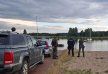 Wspólny patrol policyjnych wodniaków z funkcjonariuszami PSR