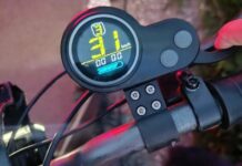 Nietrzeźwy przewoził hulajnogą elektryczną pasażera. Zatrzymali go policjanci