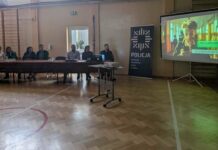 Debata społeczna „Klikam z głową” w PSP w Jeżowem Centrum