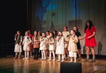 Kolęda, która łączy pokolenia – „Niżańscy Kolędnicy Jezuskowi w darze” po raz drugi