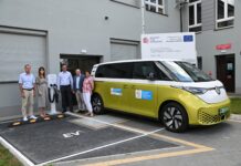 Samochód z napędem elektrycznym zasilił bazę dydaktyczną BCU w Nisku